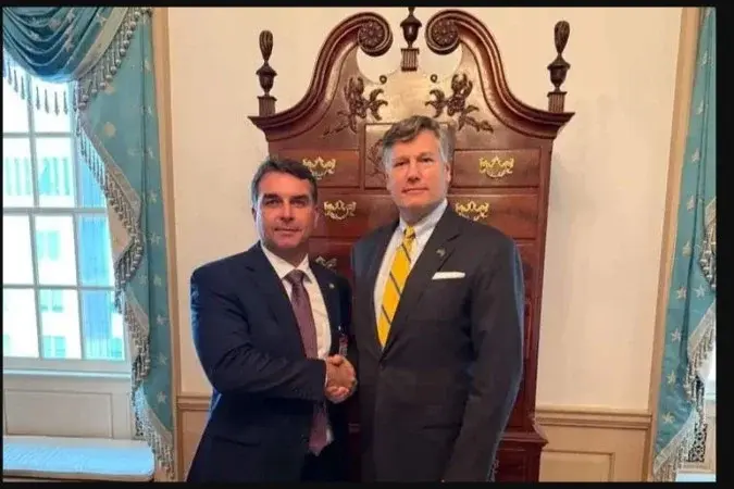 Às vésperas do 2º turno, governo Trump envia autoridades à América Latina