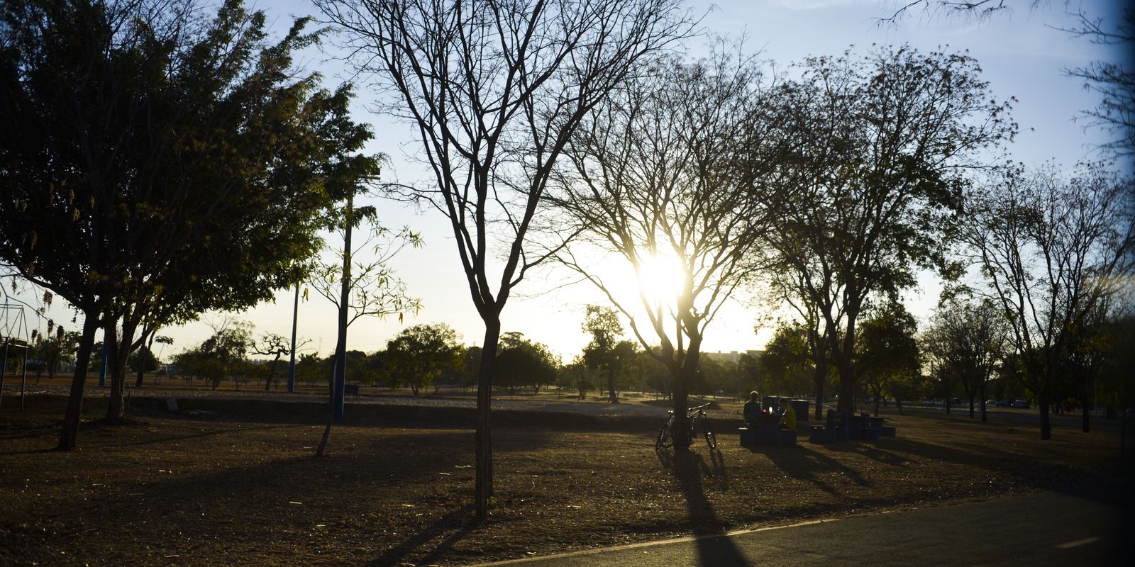Previsão do tempo indica calor intenso e alertas de tempestades no Brasil