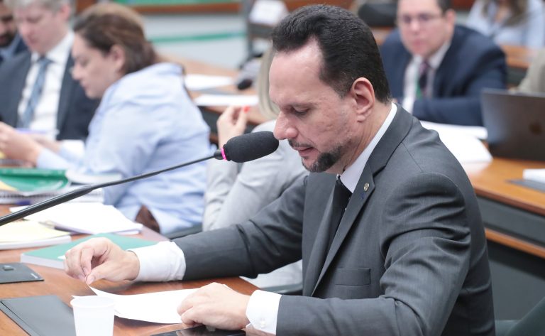 Câmara aprova incentivo fiscal para combate ao desemprego de longa data