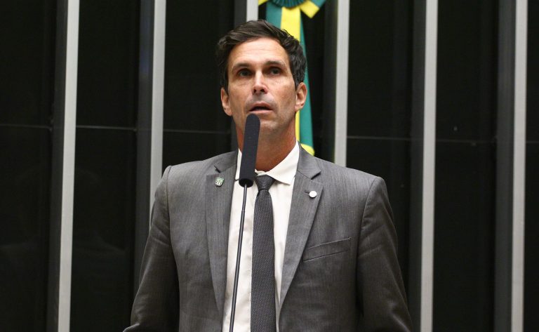 Projeto de lei proíbe desligamento de jovens atletas durante o ano letivo