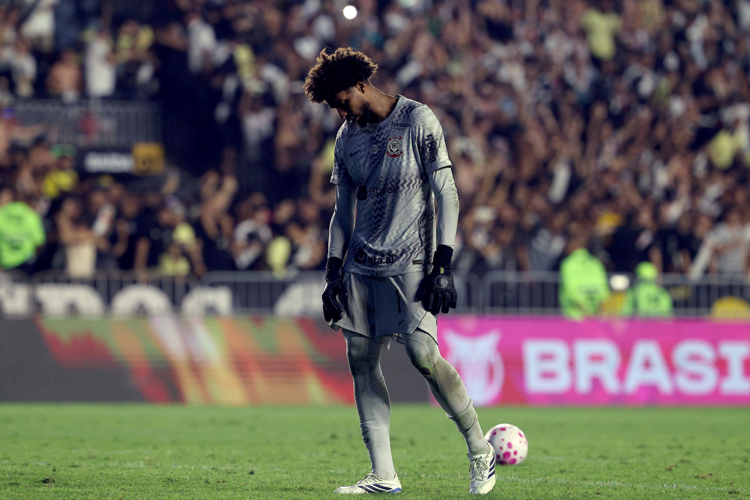 Corinthians vê risco de rebaixamento subir para 66% após vitórias de rivais
