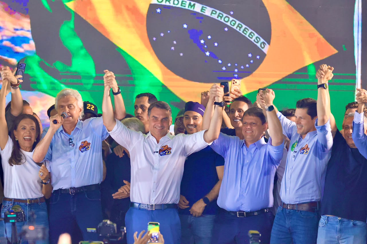 Daniel Vilela e Ronaldo Caiado declaram apoio a Flávio Bolsonaro