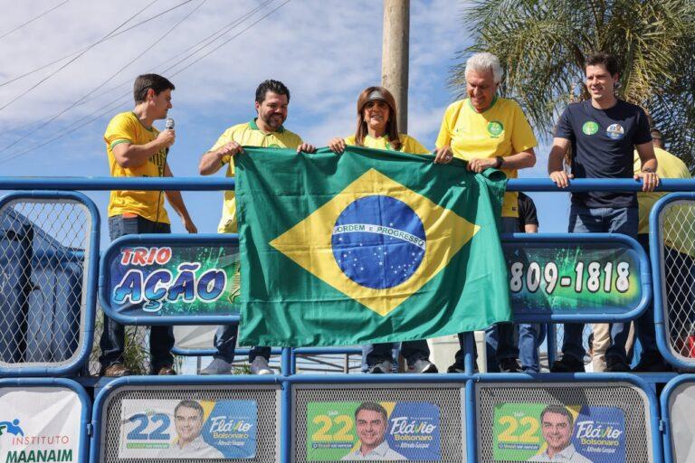 Flávio Bolsonaro recebe apoio de Daniel Vilela e Ronaldo Caiado em Goiás