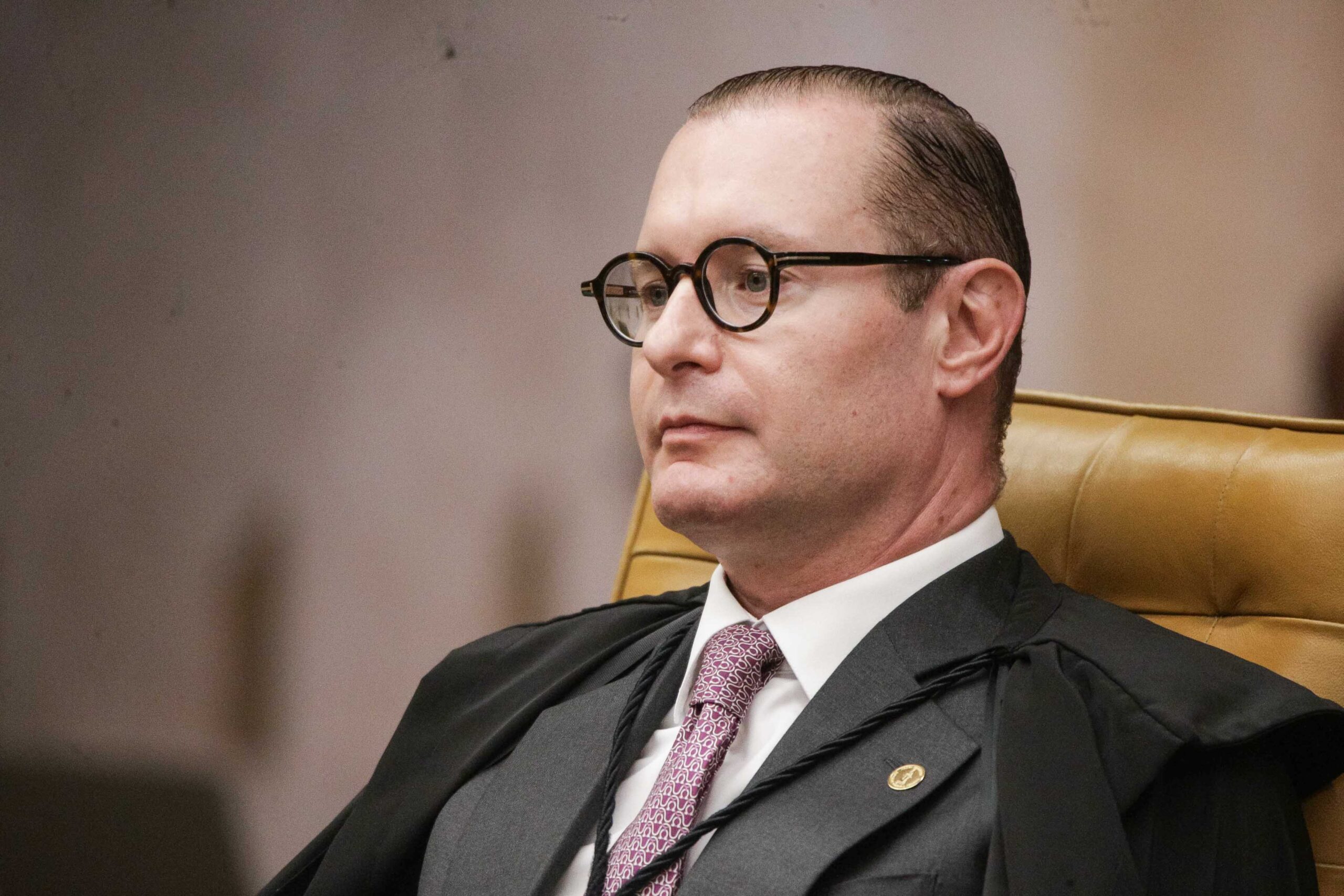 Cristiano Zanin entra na mira do Senado após decisão sobre urnas