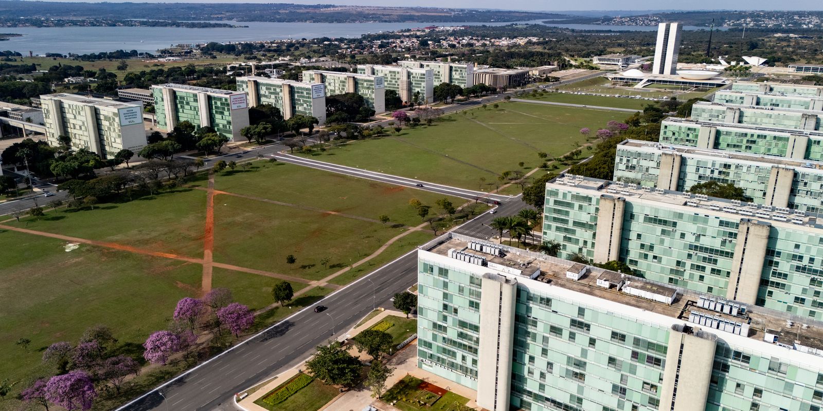 Governo transfere ponto facultativo do Dia do Servidor Público para sexta