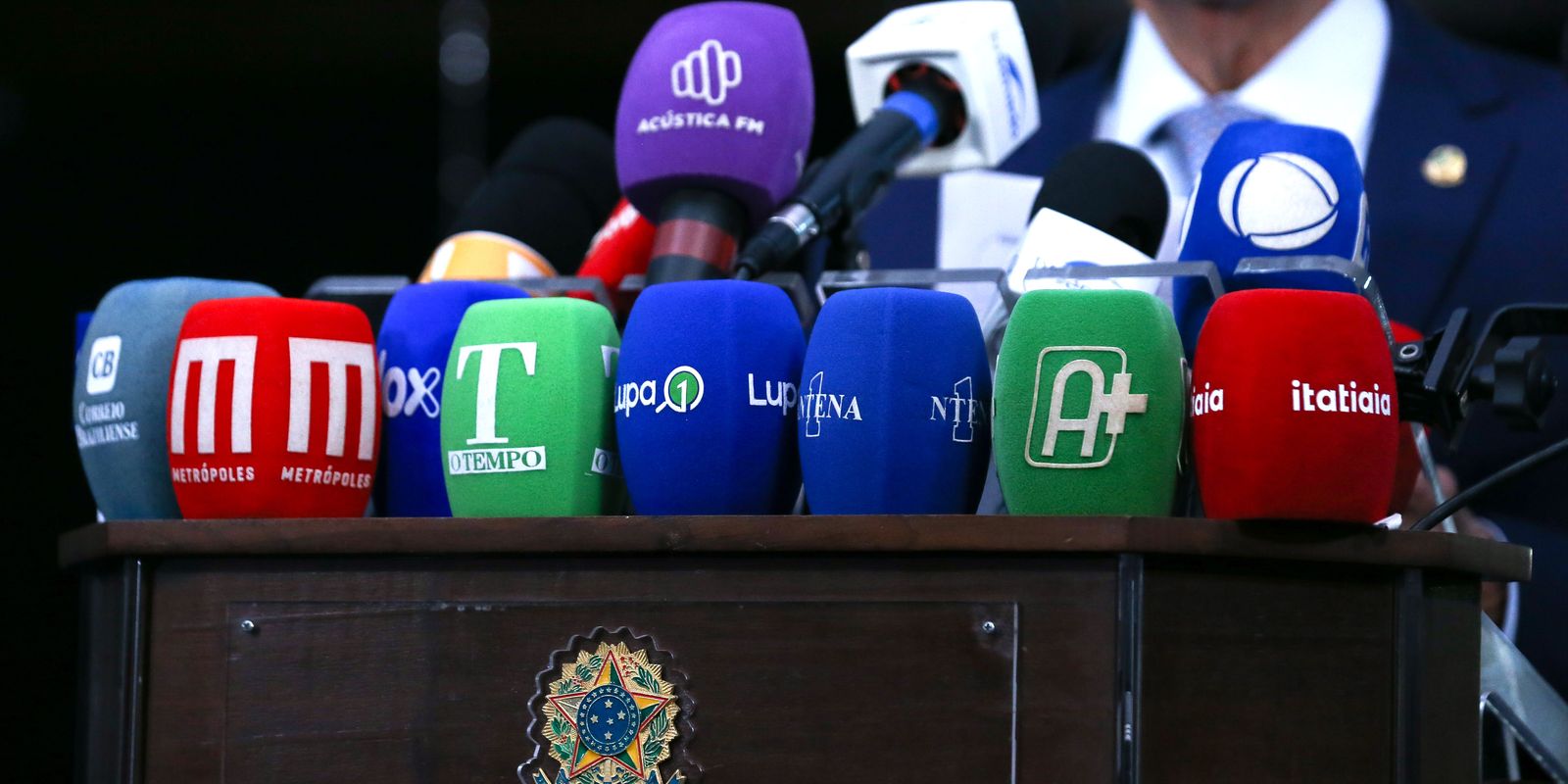 Jornalistas sofrem mais de 14 mil ataques digitais durante as eleições