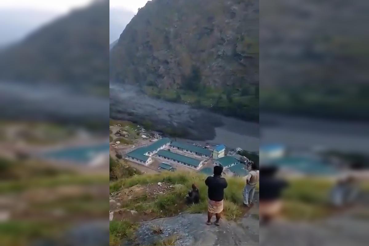 Enchente no Nepal e deslizamentos deixam mais de 100 estrangeiros ilhados