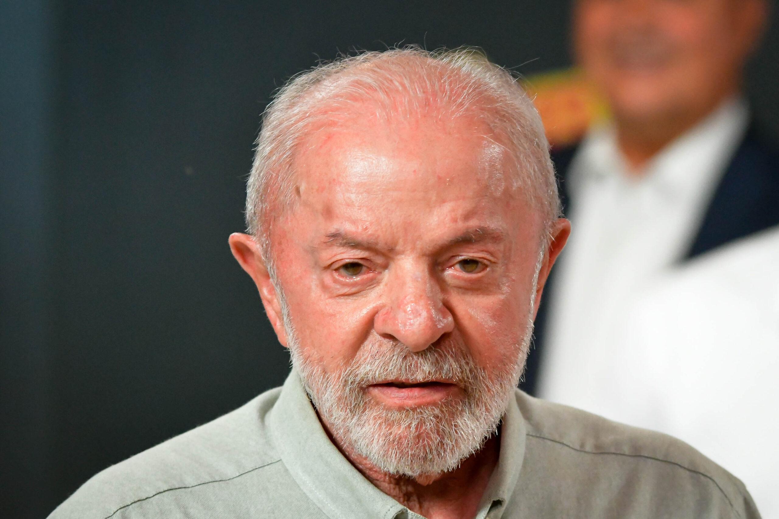Lula minimiza pesquisa Datafolha e foca na busca por votos após liderança de Flávio