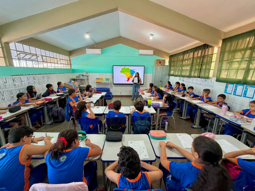 FGM promove capacitação sobre educação em tempo integral em Goiânia