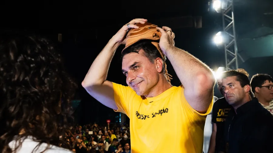 Flávio Bolsonaro foca no eleitorado do Nordeste após vitória de Lula na região