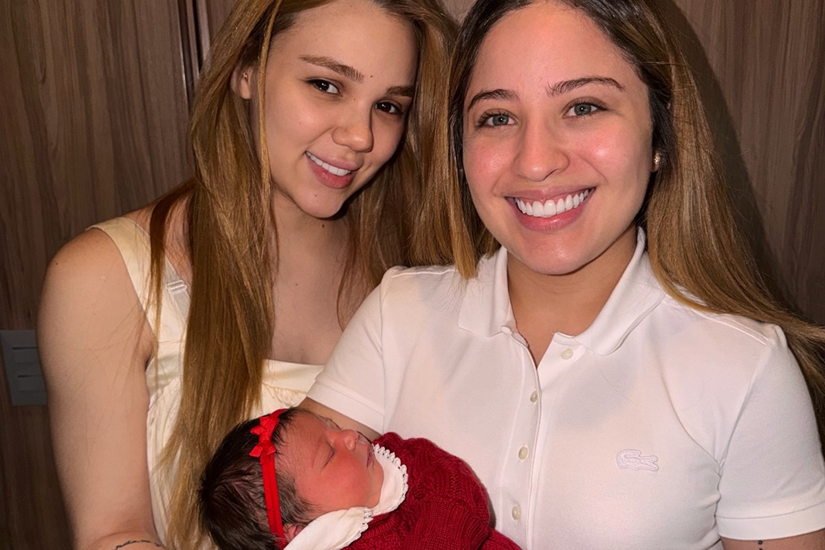 Mari Fernandez compartilha fotos inéditas da família e encanta os fãs