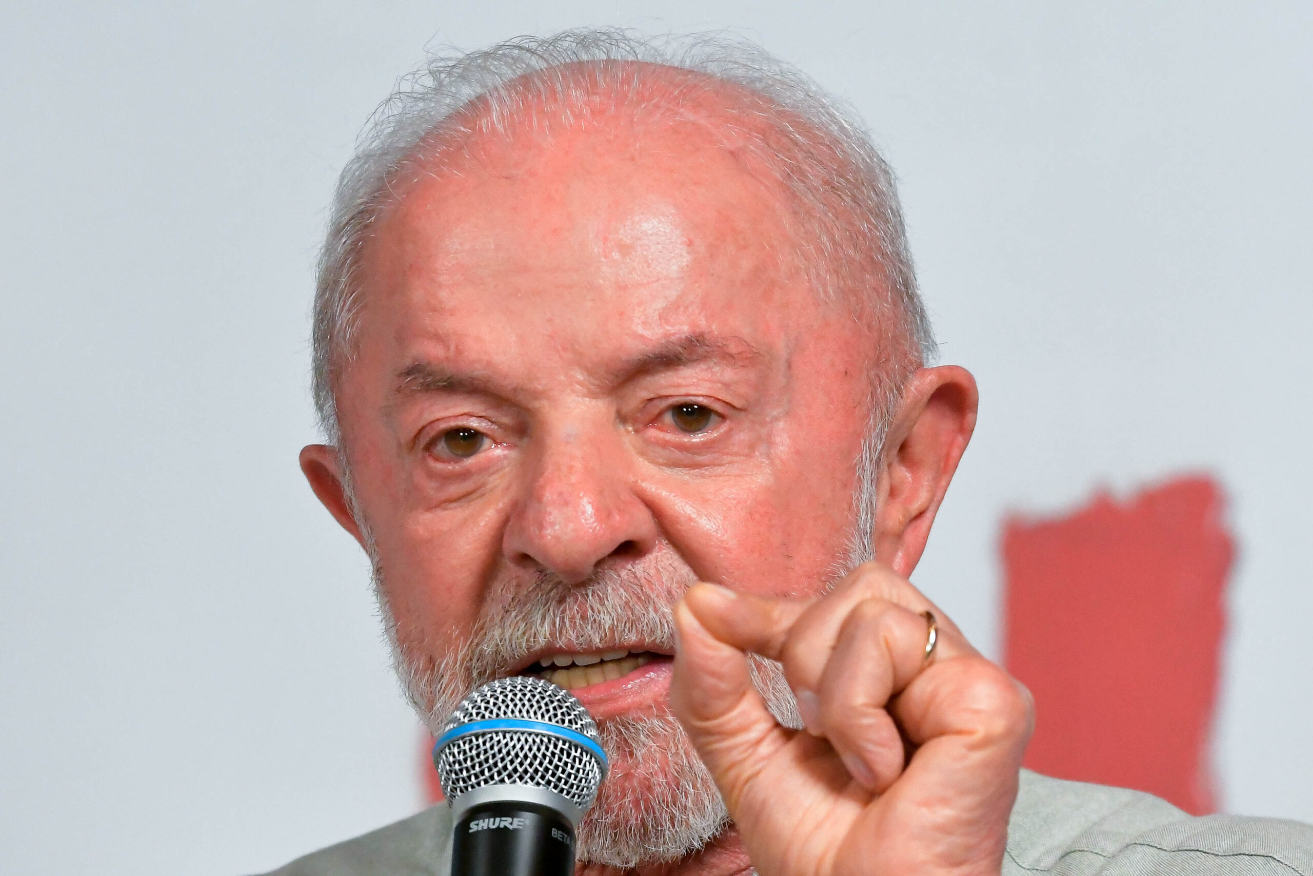 Governo renova alívio nos combustíveis e zera impostos por mais um mês
