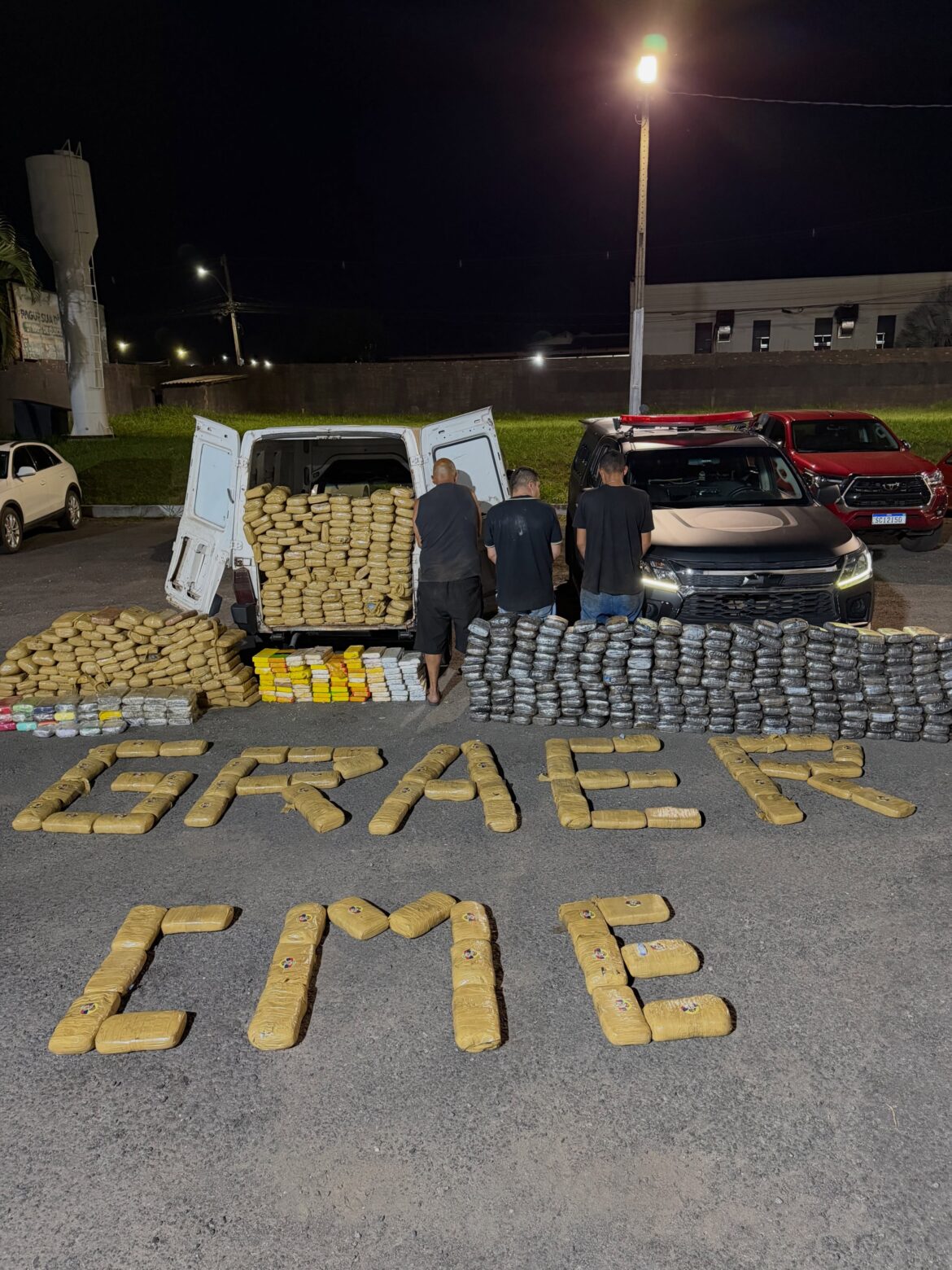 Graer realiza apreensão de 1 tonelada de drogas e prende suspeitos em Senador Canedo
