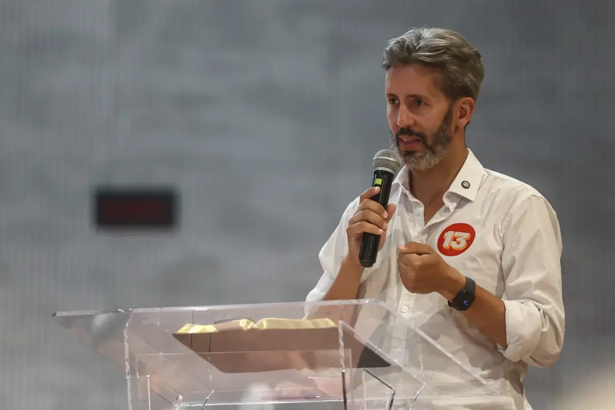 Leandro Grass propõe formação gratuita para o mercado de trabalho no DF