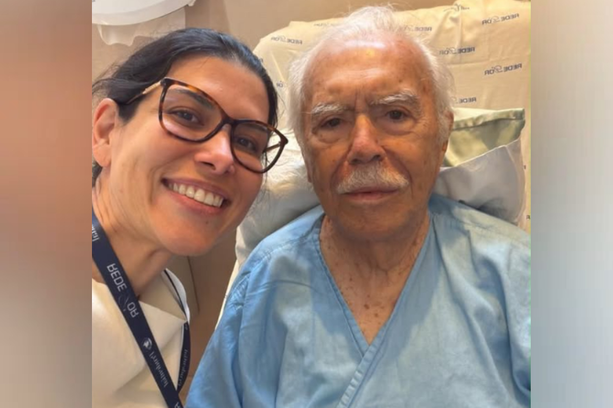 José Sarney recebe alta hospitalar após nove dias internados
