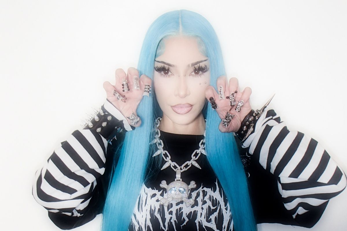 Kim Kardashian copia visual de North West em fantasia de Halloween