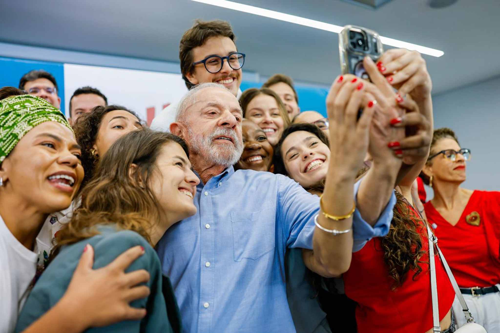 Campanha de Lula muda tom no segundo turno para tentar reverter desvantagem