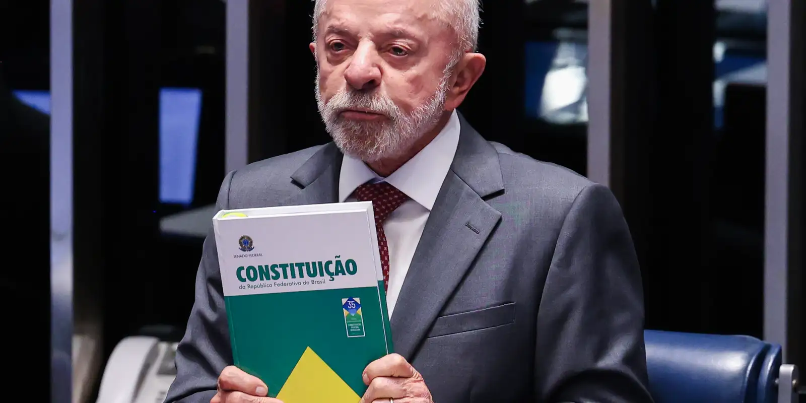 Lula celebra fim da escala 6x1 em atos de campanha em Minas Gerais