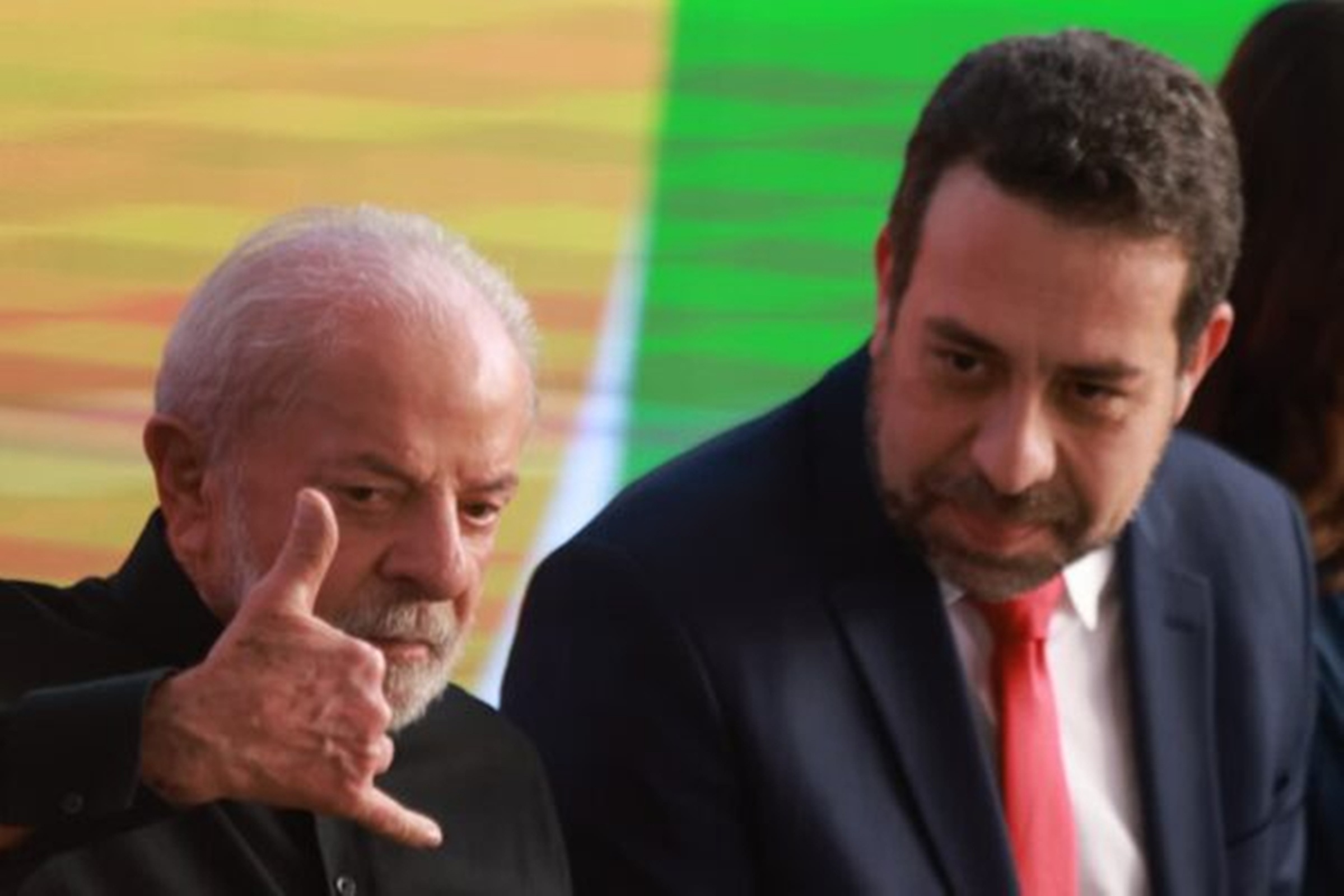 Lula participa de ato com Guilherme Boulos na avenida Paulista neste domingo