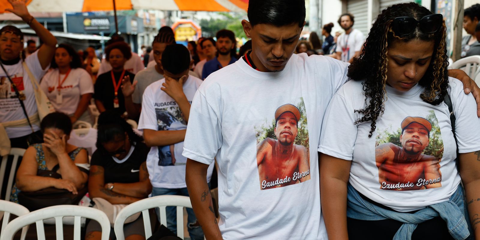 Mães pedem justiça por mortes na Operação Contenção em ato no Rio de Janeiro