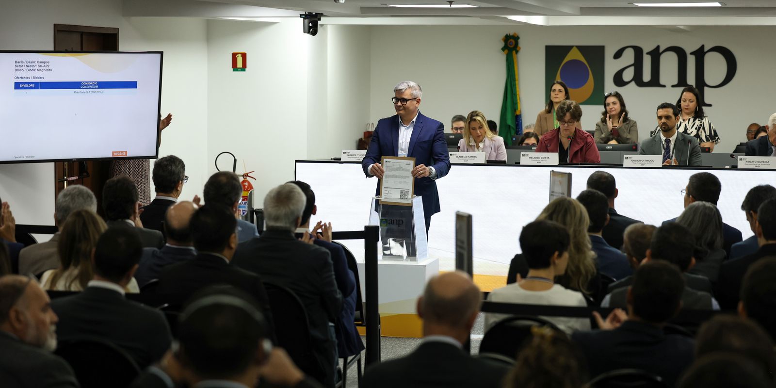 Maior leilão do pré-sal termina com sete blocos arrematados e ágio expressivo