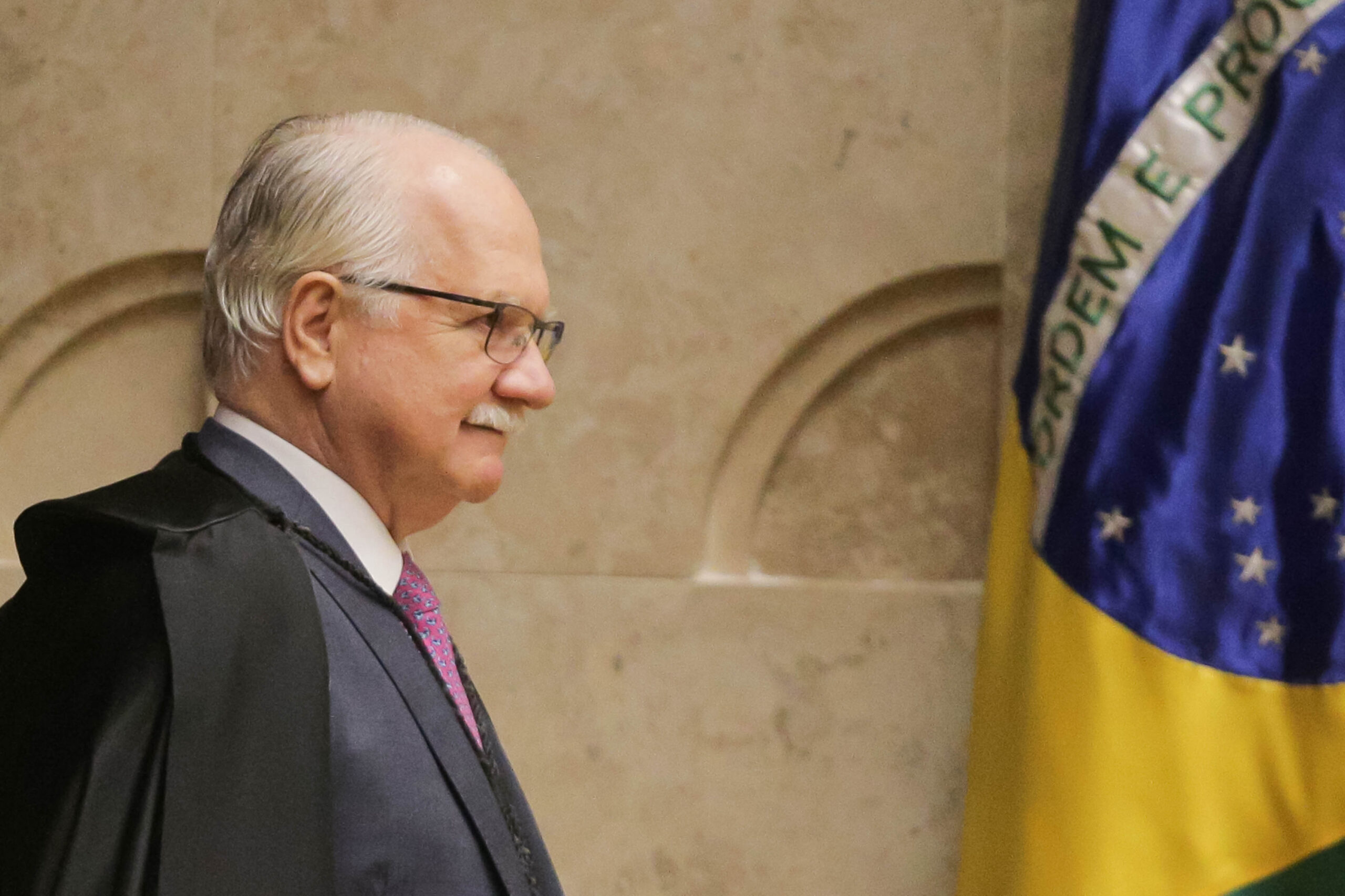 Caso Master: Fachin agenda encontro com Andrei em meio à expectativa de citação