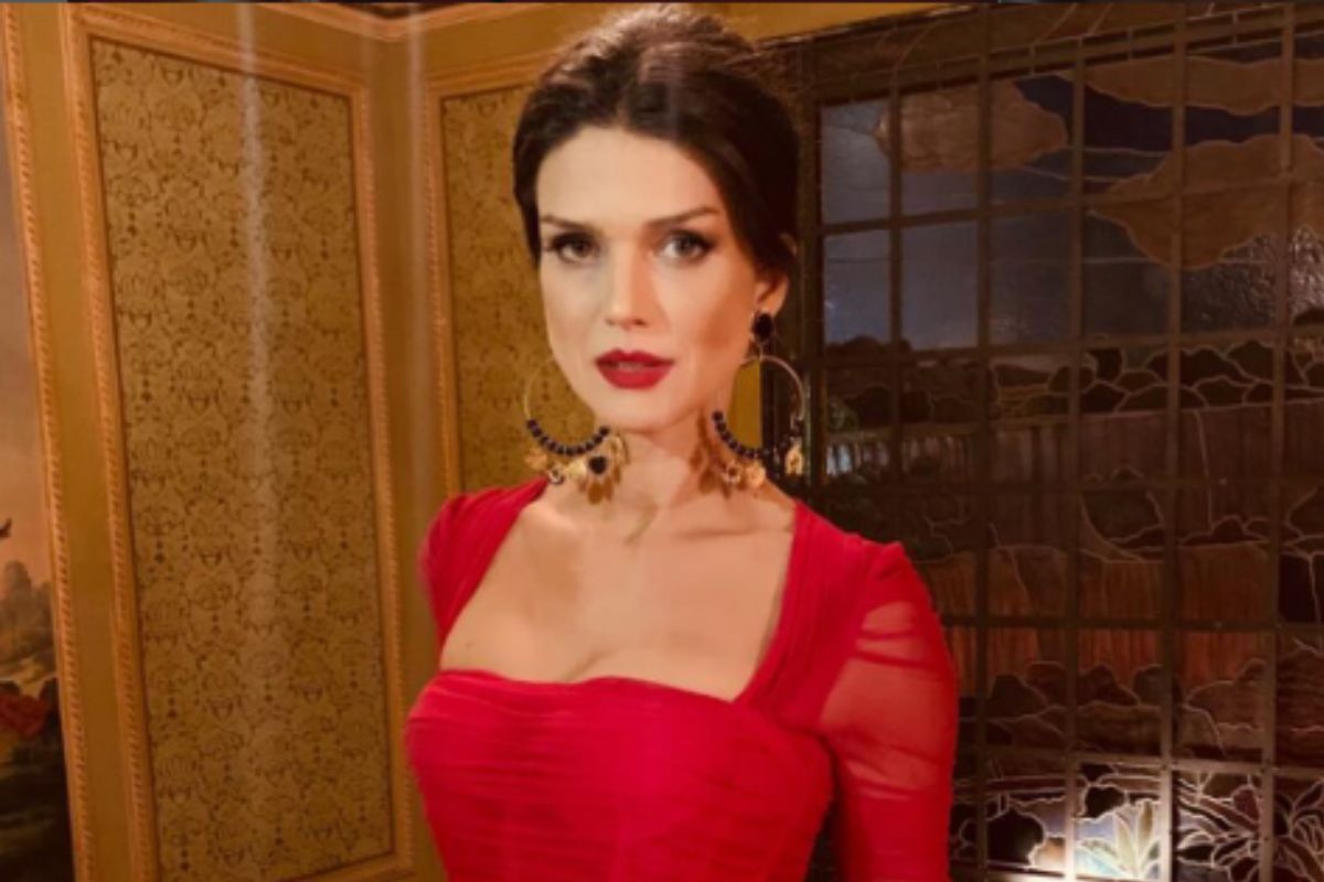 Morre a cantora Karina Zeviani, ex-participante do The Voice Brasil