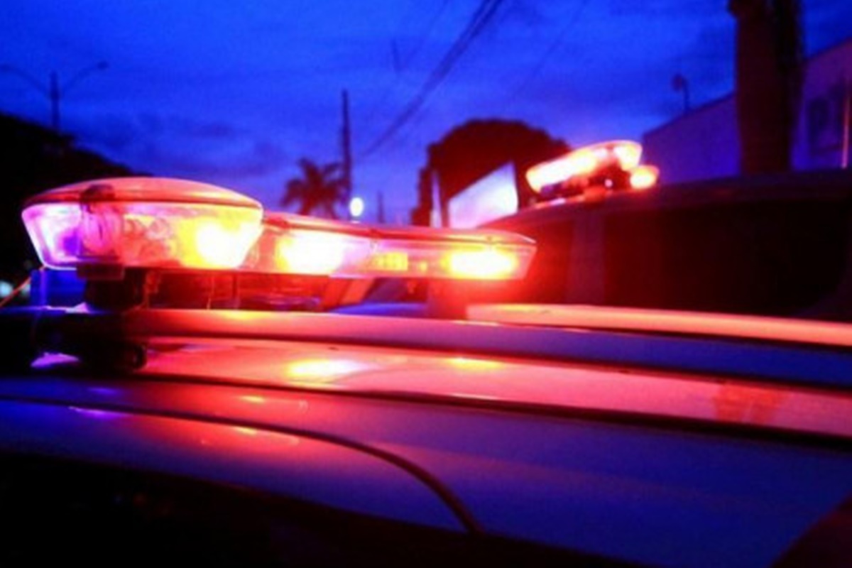 Motociclista morre após colisão com micro-ônibus em acidente no DF
