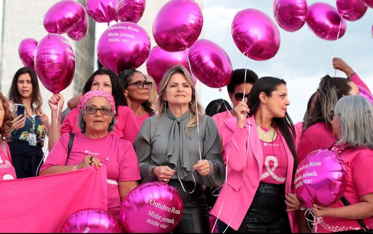 Outubro Rosa: deputada Flávia Morais reforça a urgência do diagnóstico precoce