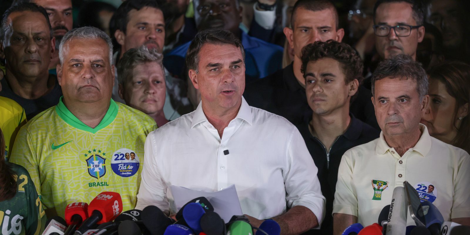 PF investiga a fuga de Flávio Bolsonaro e descumprimento de ordem do STF