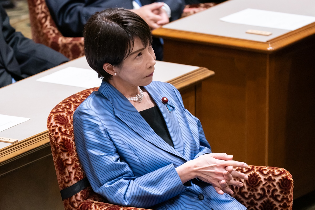 Sanae Takaichi relata jornada maior no Japão por tarefas domésticas e maquiagem