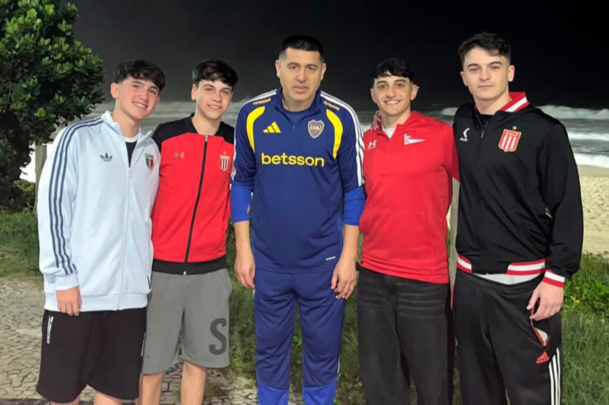 Boca Juniors: Riquelme interage com torcedores do Estudiantes no Rio