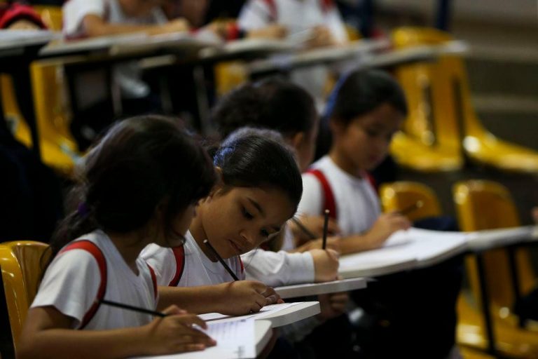 Projeto abona faltas de estudantes com deficiência no período menstrual