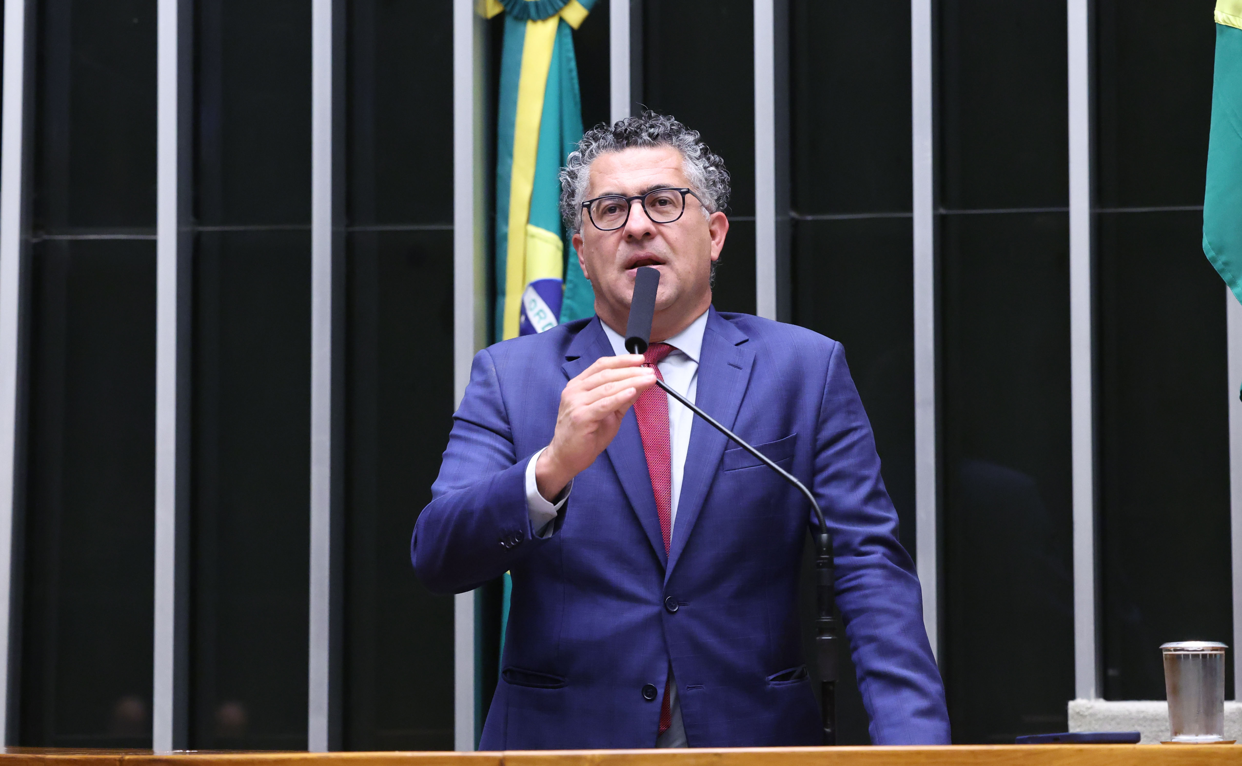 Projeto exige campanha sobre pedágio em rodovia federal