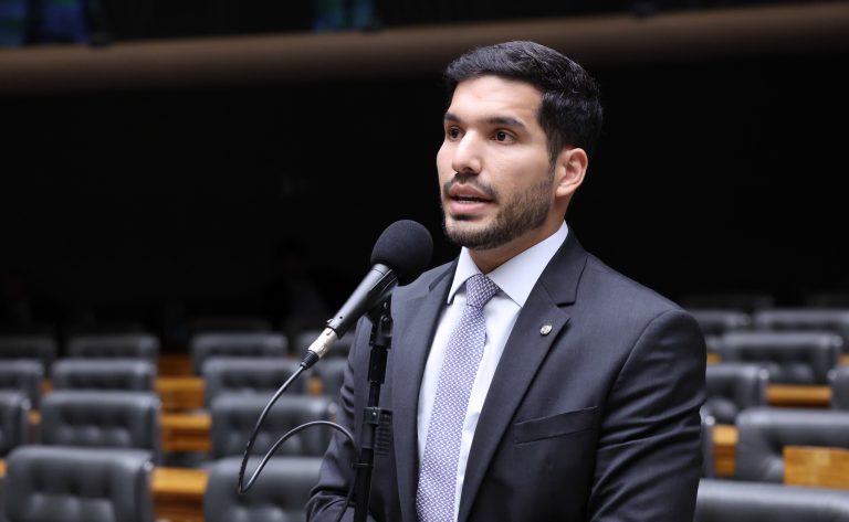 Projeto propõe desconto em multas de trânsito para motoristas de aplicativo