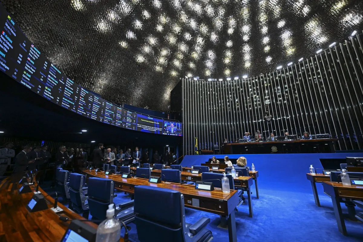 Senado avança nas discussões sobre o fim da escala 6x1 nesta quarta-feira
