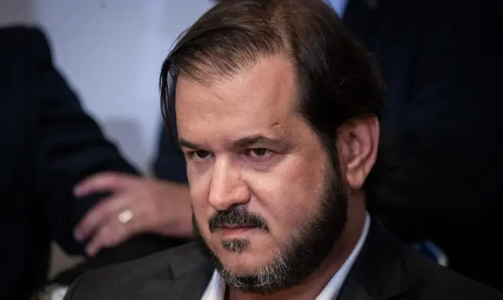 União Brasil credenciou pai de ex-dono do Banco Master em comitiva para Dubai