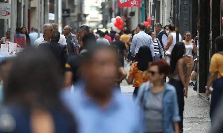 Abono salarial: pagamento para nascidos em março e abril começa hoje