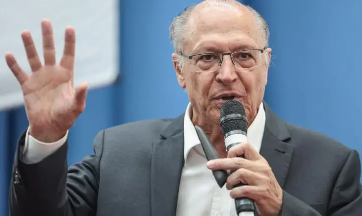 Geraldo Alckmin critica Javier Milei e afirma que presidente argentino presta desserviço