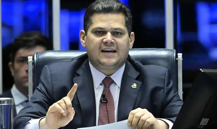 Davi alcolumbre define calendário para votação da escala 6x1 no senado