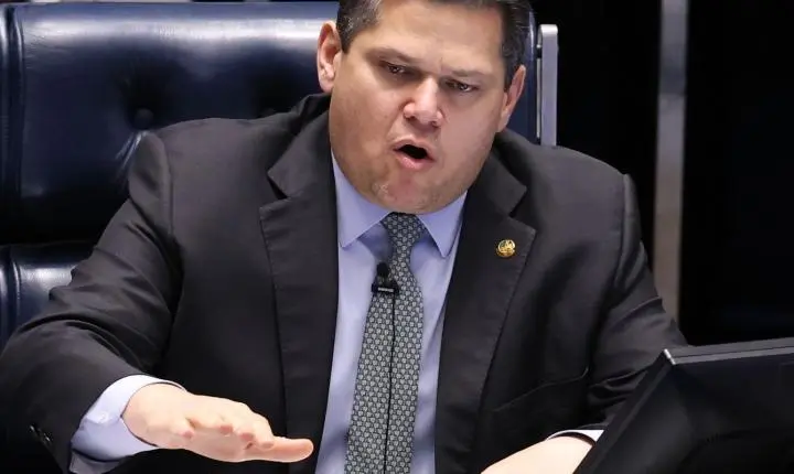 Alcolumbre confirma a promulgação do fim da escala 6x1 nesta sexta-feira