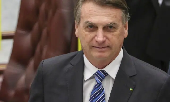 Alexandre de Moraes mantém Bolsonaro em regime de prisão domiciliar