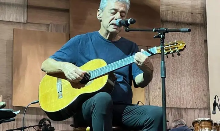 Ameaça contra Chico Buarque pode configurar crime e exige investigação
