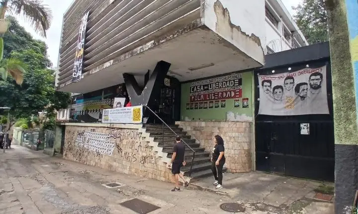 Antigo centro de tortura em Belo Horizonte recebe evento cultural e nova fachada