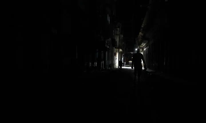Cuba enfrenta terceiro apagão nacional em seis meses, aprofundando crise elétrica