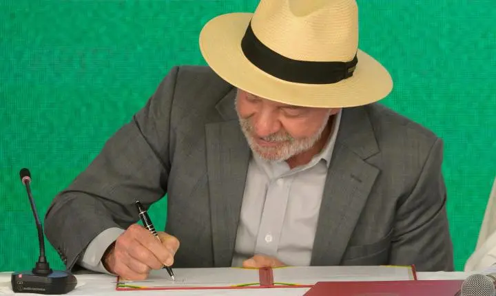 Lula sanciona o fim da taxa das blusinhas para compras internacionais