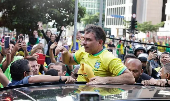 Flávio Bolsonaro e Nikolas confirmam manifestação na Avenida Paulista