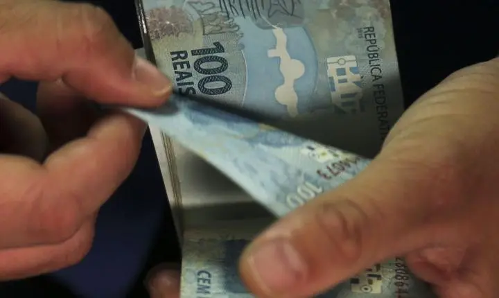 Aposentados e pensionistas do INSS podem verificar antecipação do 13º salário