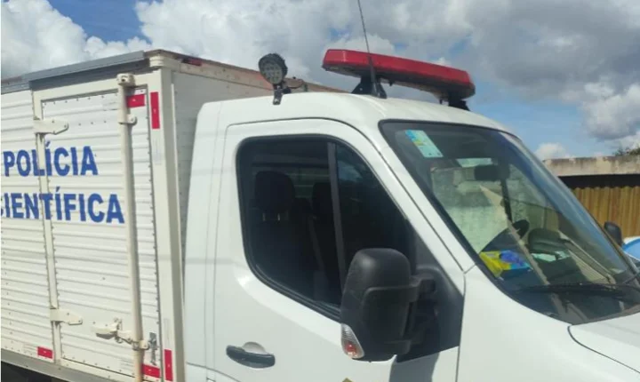 Homem armado com faca fere policial e é morto a tiros em Goiás