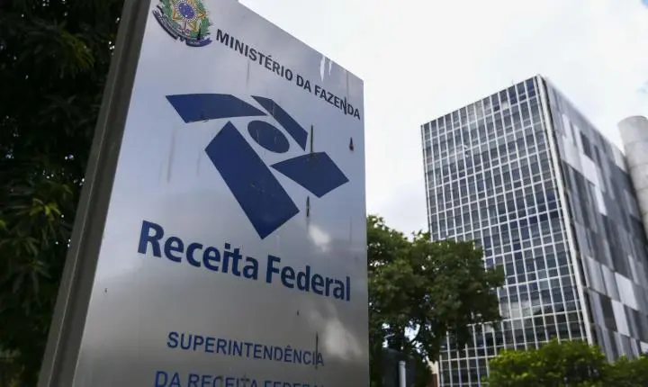 Arrecadação federal atinge recorde em abril, superando R$ 278 bilhões